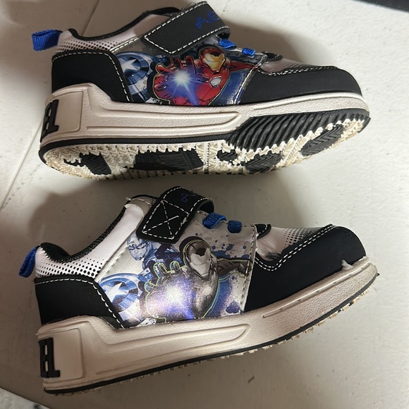 Marvel Avengers running shoes - Picture 5 of 8